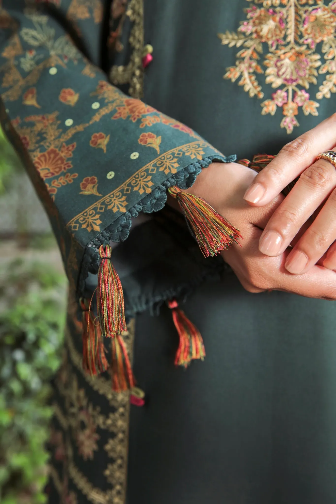 Aabyaan Miraal Embroidered Linen Collection – SHAB (AL-01)