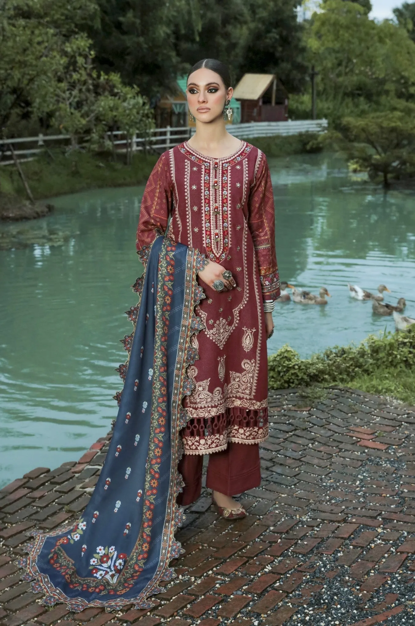 Aabyaan Tehzeeb Winter Edit – AFROZEH (AK-04)