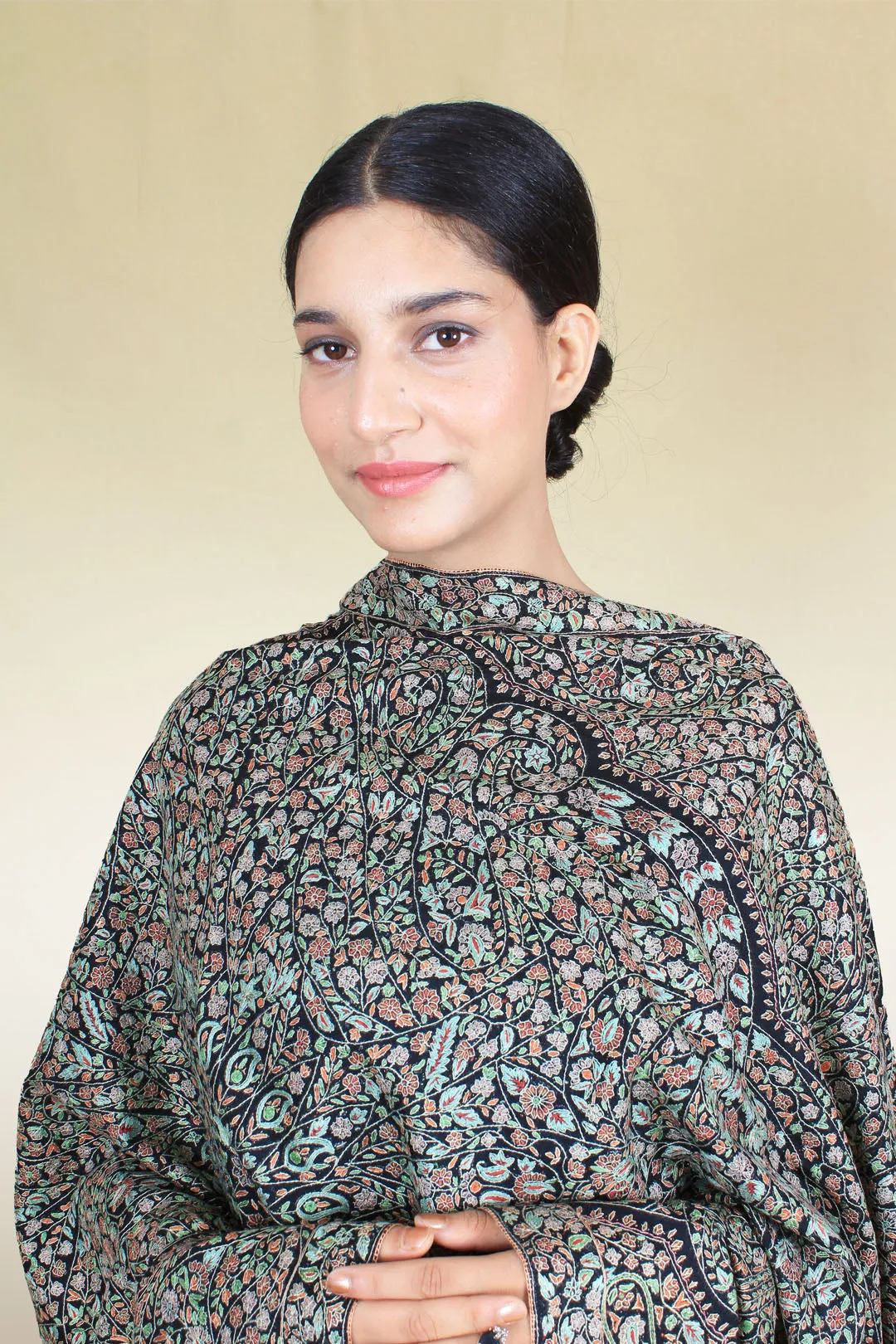 Sahnoor Black Advardar Sozni Jamavar Pashmina Shawl