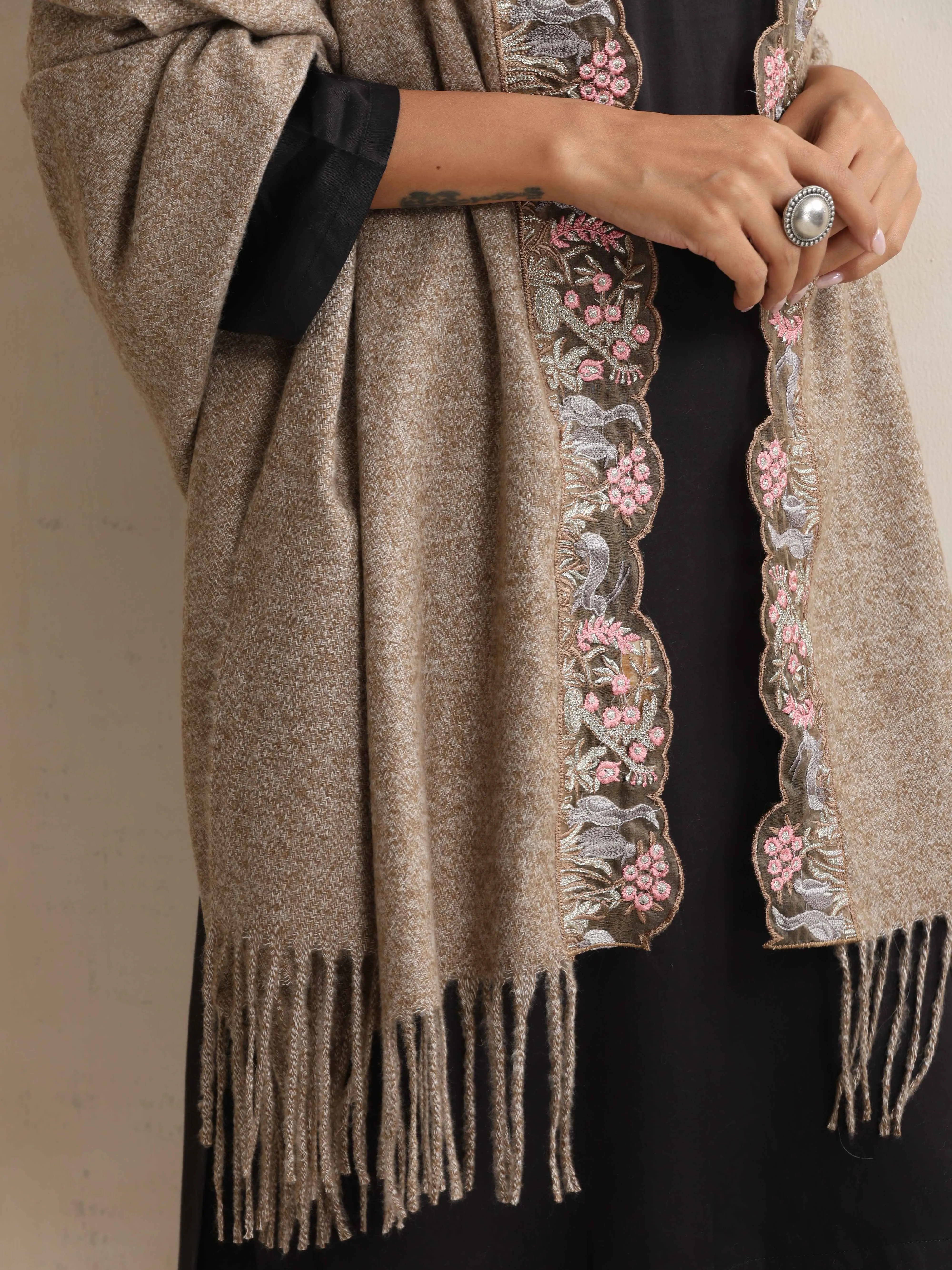 trueBrowns Beige Embroidered Stole