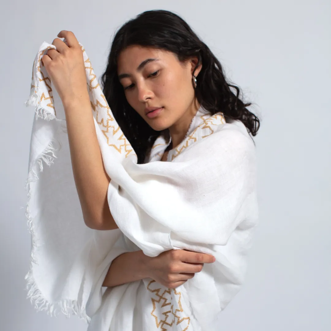 WHITE LINEN SHAWL GOLD SULTAN HAN